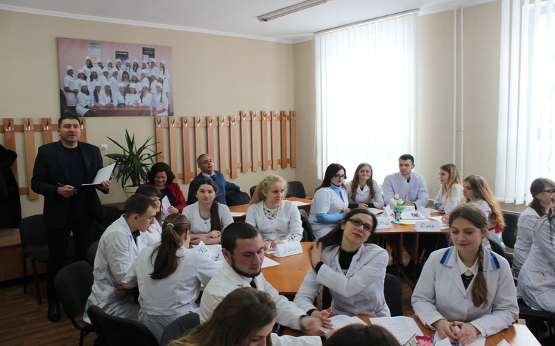 Din nou în secret la Guvern. Din octombrie, medicii de familie ar urma să treacă la practica individuală. Cum vor trece știe doar premierul