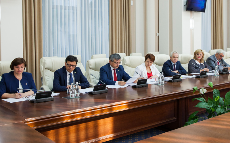 Se schimbă componența Comisiei Naționale Extraordinare de Sănătate Publică. În listă se regăsesc mai puțini specialiști în sănătate publică