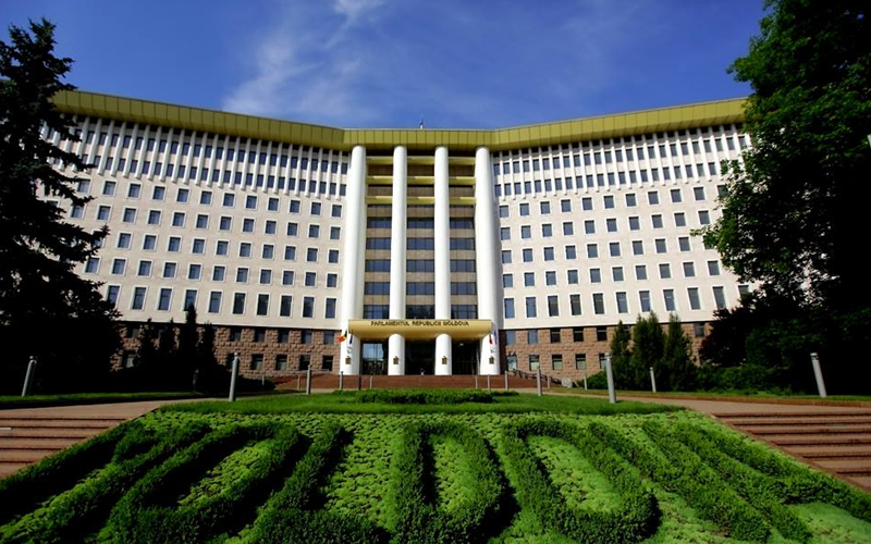 Comisia parlamentară protecție socială, sănătate și familie, practic fără specialiști în sănătate și protecție socială