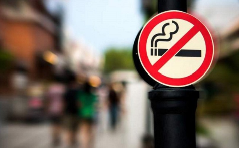 Paradox în stare de urgență: Guvernul a vrut păstrarea țigărilor în spațiul public pentru încă 1 an, deși tutunul e factor de risc pentru agravarea Covid-19: legea trebuie declarată neconstituțională