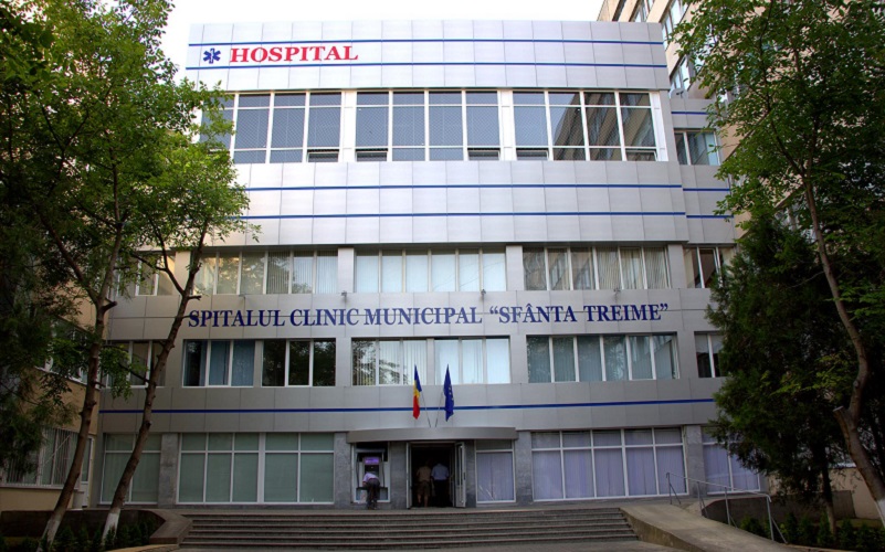 144 de cadre medicale din instituțiile medicale municipale sunt infectate cu Covid-19. Mai multe secții ale Spitalului Clinic Municipal „Sfânta Treime” sunt închise