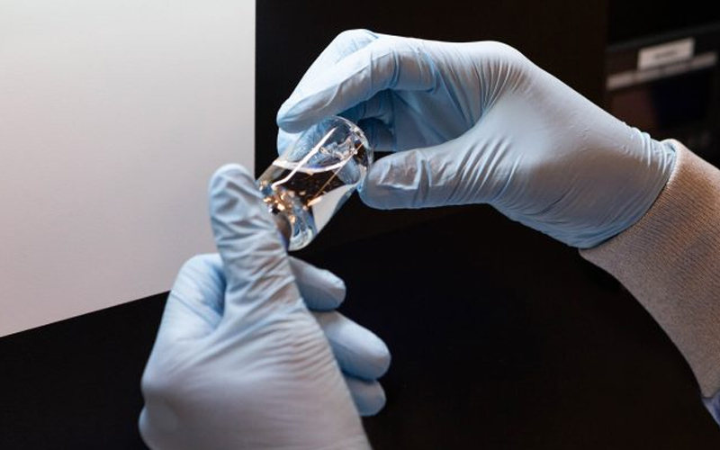 Remdesivir: Comisia Europeană cumpără 500.000 de doze de la compania Gilead și le va împărți statelor membre