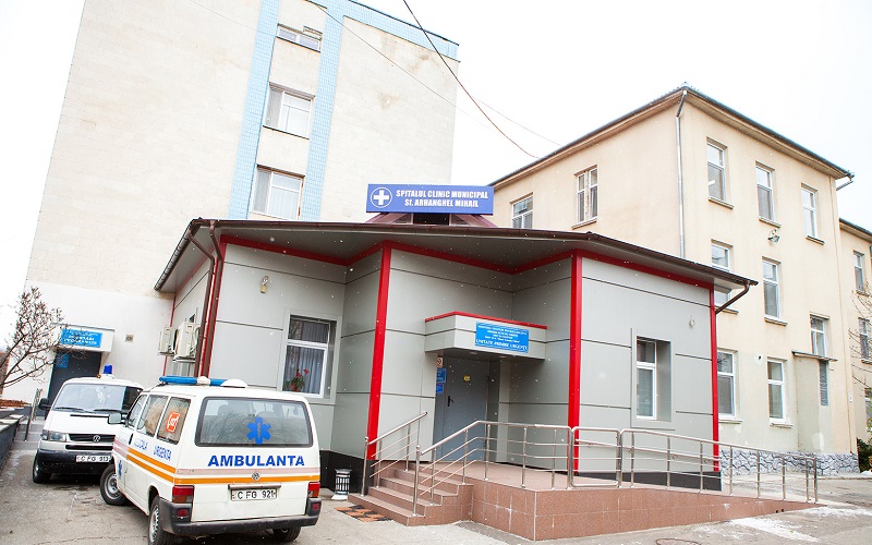 Un bărbat de 68 de ani infectat cu SARS-CoV-2 s-a aruncat în gol de la etajul 4 al Spitalului Clinic Municipal Sf. „Arhanghel Mihail”